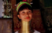 世界上脖子最长的人:喀伦族 戴40斤铜环(脖子长40厘米)