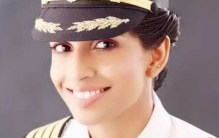 世界上最年轻的美女机长:13岁开飞机(26岁当上机长)