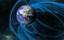 我们的地球每秒都在不断的飞奔移动，我们最终会到达哪里？