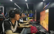 开黑是什么意思?游戏队员间通过语音交流(开黑店战术)