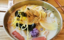 十大街头特色美食排行：酸辣粉排第四，麻辣烫居魁首