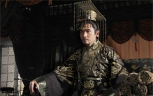 秦始皇正值中年却意外暴毙，背后原因很荒唐，只因他爱喝“元水”