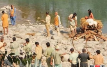 10个震惊世界的奇葩风俗 手指截肢/摄食精液纷纷上榜