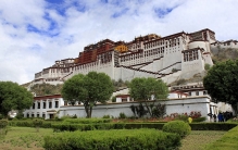 西藏布达拉宫，不仅建筑雄伟，连厕所都是“世界之最”