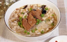 到陕西游玩必吃的4大面食，羊肉泡馍居第一名