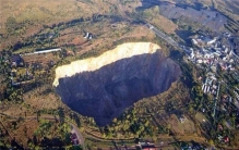 世界上最大的钻石矿场 这些矿场带动了当地经济