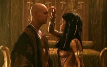 法老的宠妃生子「与兄长乱伦篡位登基养男宠从埃及公主到女法老的传奇人生」