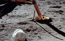 只有12个人去过月球  月球垃圾却有200多吨  里面都是啥