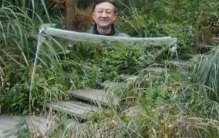 世界上真的有隐身衣存在吗?大爷莫名消失是骗局还是奇迹