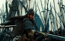 关羽为何能秒杀华雄  同为五虎上将的张飞马超赵云黄忠能否斩华雄