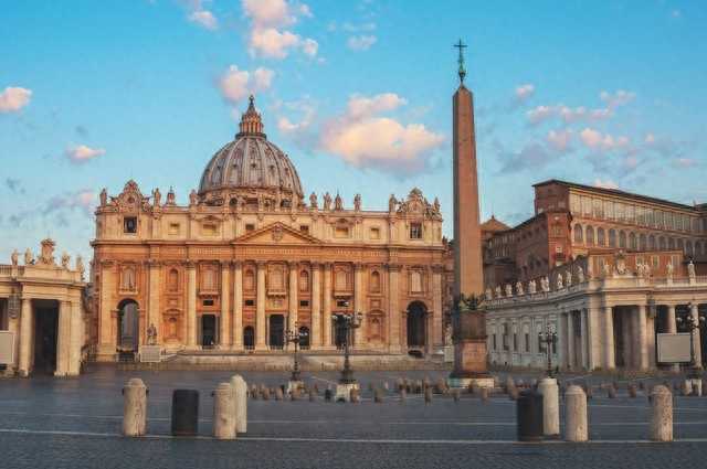 全球最小的国家，全国只有八个人。有3个足球场大小 