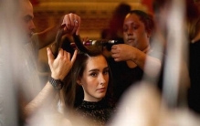 做头发是什么梗?戴绿帽的另一种表达方式