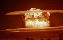 沙皇氢弹5500万吨  如果在马里亚纳海沟爆炸  日本将被淹没