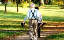 期颐是指多少岁的人，老人一百岁（期待别人照顾的年龄）