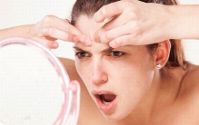 粉刺是什么?因毛孔堵塞导致的痤疮(包括黑头和闭口)