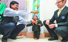 世界上最小的5位袖珍人，74.61cm身高的他成为中国最矮