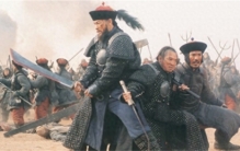 乾隆皇帝问武将要何赏赐，一个要美人一个要官，二人下场截然不同