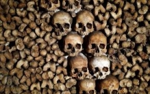 揭秘法国巴黎的地下墓室，埋葬700万人的骷髅墓