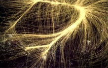 纵横交错数百亿光年  科学家拍到宇宙网  银河系在其中不值一提