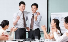 青睐是什么意思?眼睛正视别人，表示喜欢(带有重视意味)