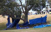 充气城堡摔死儿童,充气城堡被风吹翻2岁女童摔落身亡