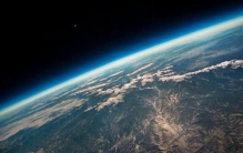 地球有边缘吗?人能走出地球的边缘吗（地球是圆的）