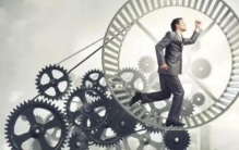 飞轮效应是什么意思，万事开头难/转动飞轮前期难后期容易