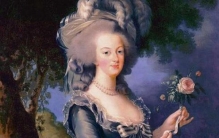 绝代艳后玛丽·安托瓦内特 每年一千多套衣服天天不重样