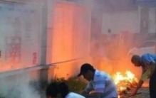 人死后为什么一定要把衣服烧掉,人死了为啥要大操大办搞迷信