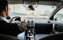 怠速是什么意思?在空挡下运转发动机(每分钟550转)