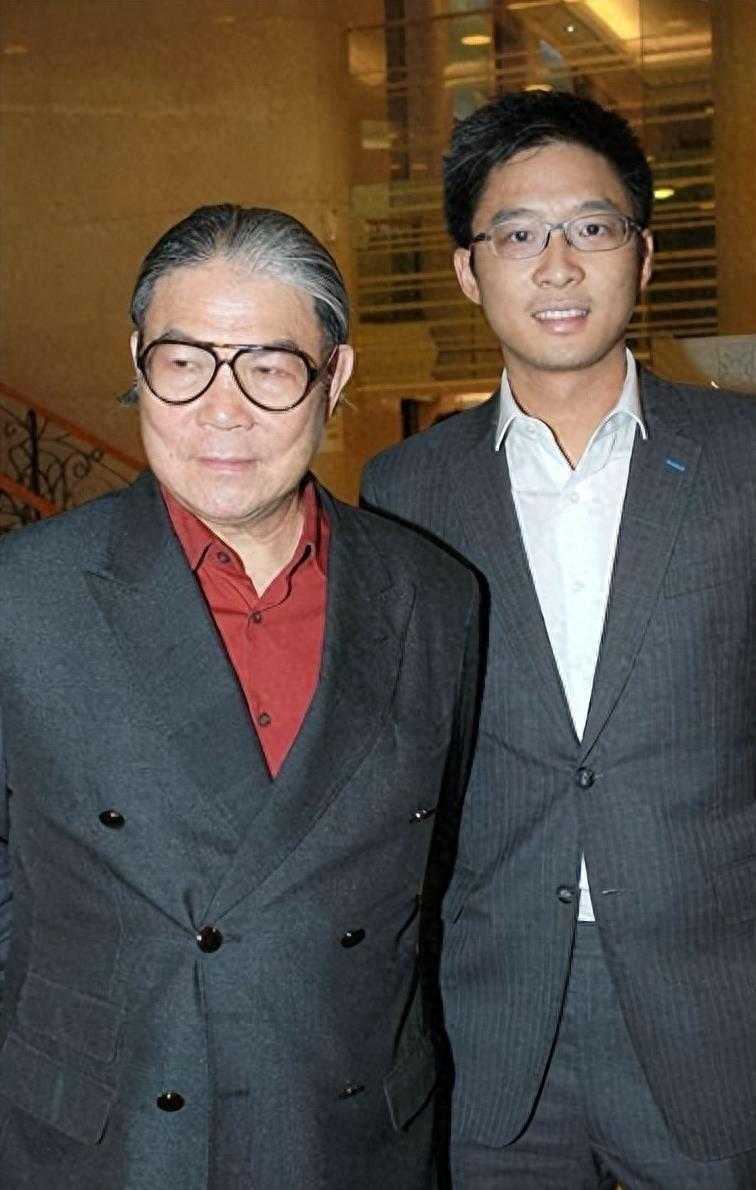 贾玲和霍震霆，中国娱乐圈最热门的情侣！ 