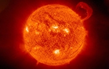 目前已知宇宙中温度最高恒星，大约是太阳37倍，核心超15亿度！