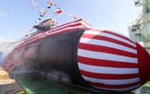 日本一艘全球现役最大常规潜艇下水，专家：总数不变藏有玄机