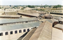 1919年的北京监狱，绞刑架阴森恐怖，囚犯并非面目狰狞