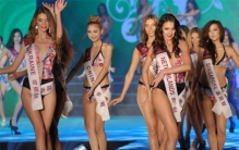 世界上最小的衣服：比基尼仅几根绳子组成