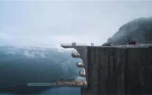 美丽还是恐怖  600米高悬崖上精品酒店  高耸入云的透明泳池