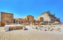 曾经无比热闹的4个世界中心，3个灰飞烟灭，仅剩中国的长存