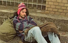 英国乞丐施舍女子 多年后两人成为夫妻（夫妻情缘）