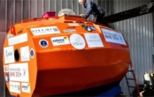 70岁老汉自制漂流桶  计划横渡大西洋  已开始史诗级旅行2天