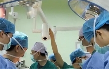 奇迹再现  猪肾移植人体成功  23分钟产生500ml尿液无排异反应