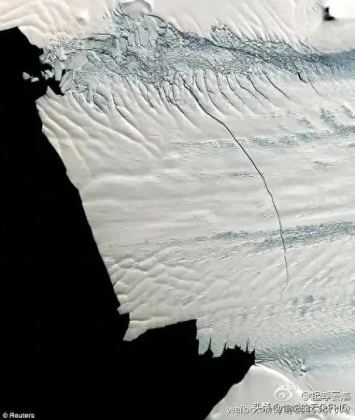 世界最大冰山开始移动了！震撼全球的景象引发科学家的热议 