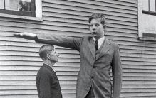 有史以来，世界上最高的人——罗伯特·瓦德洛，2.72米！