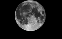 隔着38万公里  从月球上看地球家园  宇航员们为什么心生恐惧