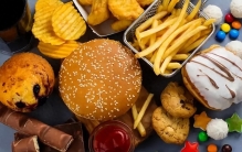 垃圾食品排行榜：排名第二的很多人都爱吃，你知道是什么吗？