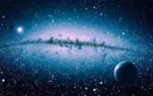 13亿千米外 表面“焊缝”长达1300公里 整颗星球是废弃的飞船