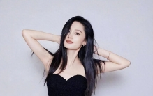 清新绝美！32岁李沁，娱乐界最纯净女神散发性感魅力！
