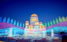 世界上最大的冰雪乐园：哈尔滨冰雪大世界