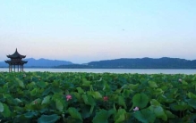 杭州10大旅游景点：灵隐寺排第二，西湖一举夺冠