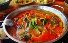 贵州著名的六道菜：青岩状元蹄上榜，苗家酸汤鱼排第一