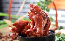 河南许昌四大名菜：炸紫酥肉上榜，王洛红烧猪蹄居首